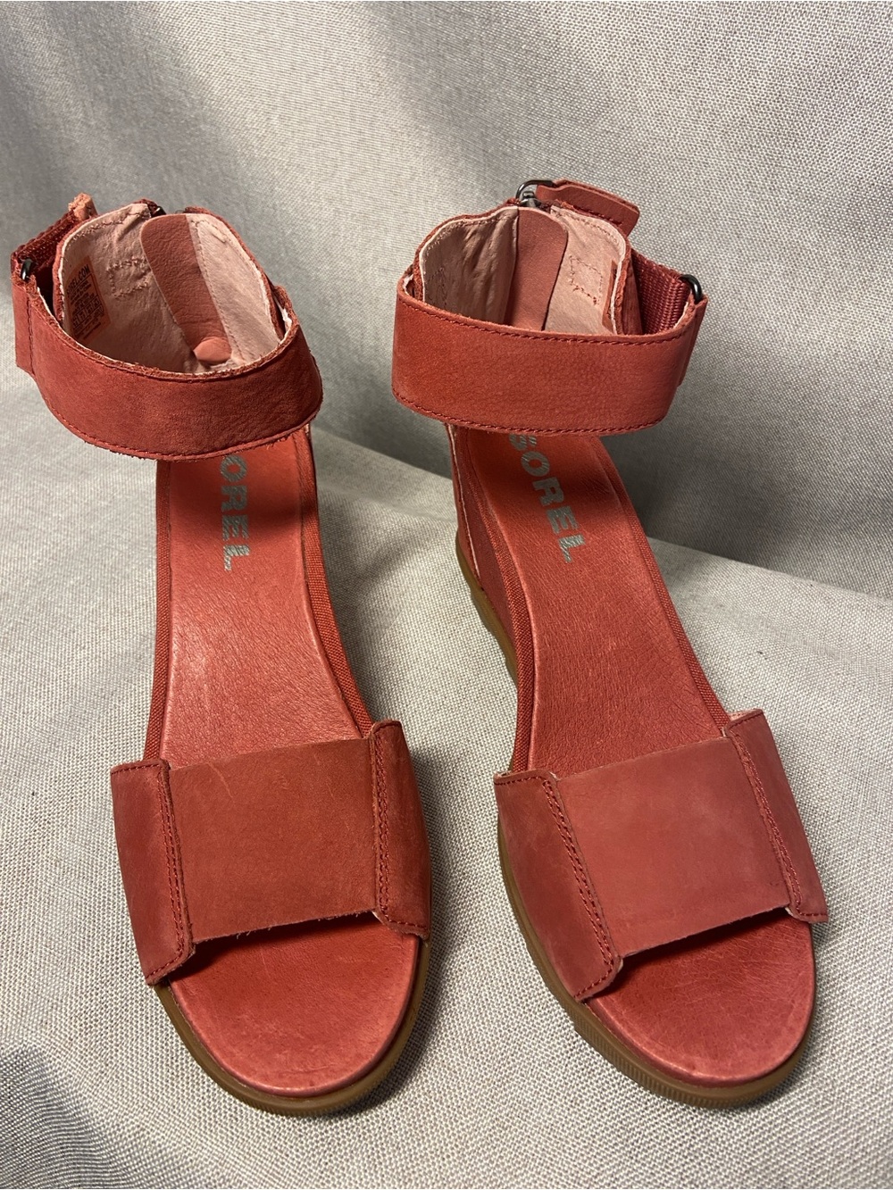 Sorel Women's Rust Red Suede Ankle Strap Sandals. Size 9,5